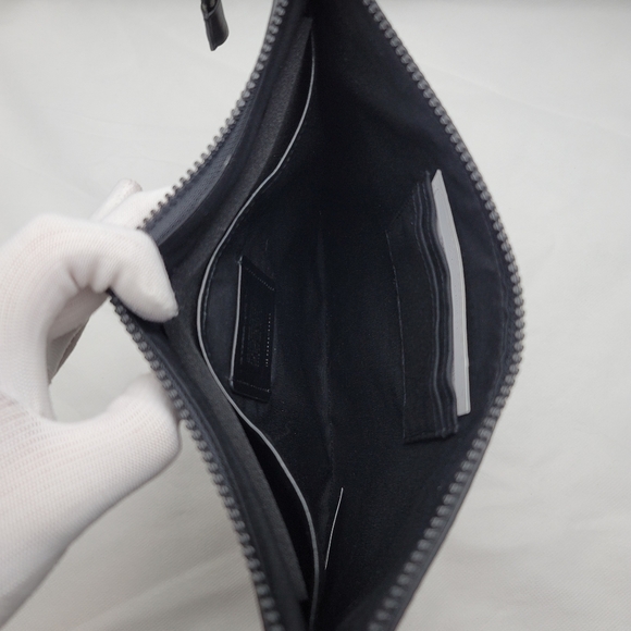 *Sample* Coach Large Pouch In Signature Canvas With Rexy By Guang Yu - Picture 5 of 10